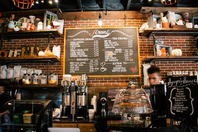 Créer un bar à la maison : de la sélection d’accessoires de barman à l’agencement du bar